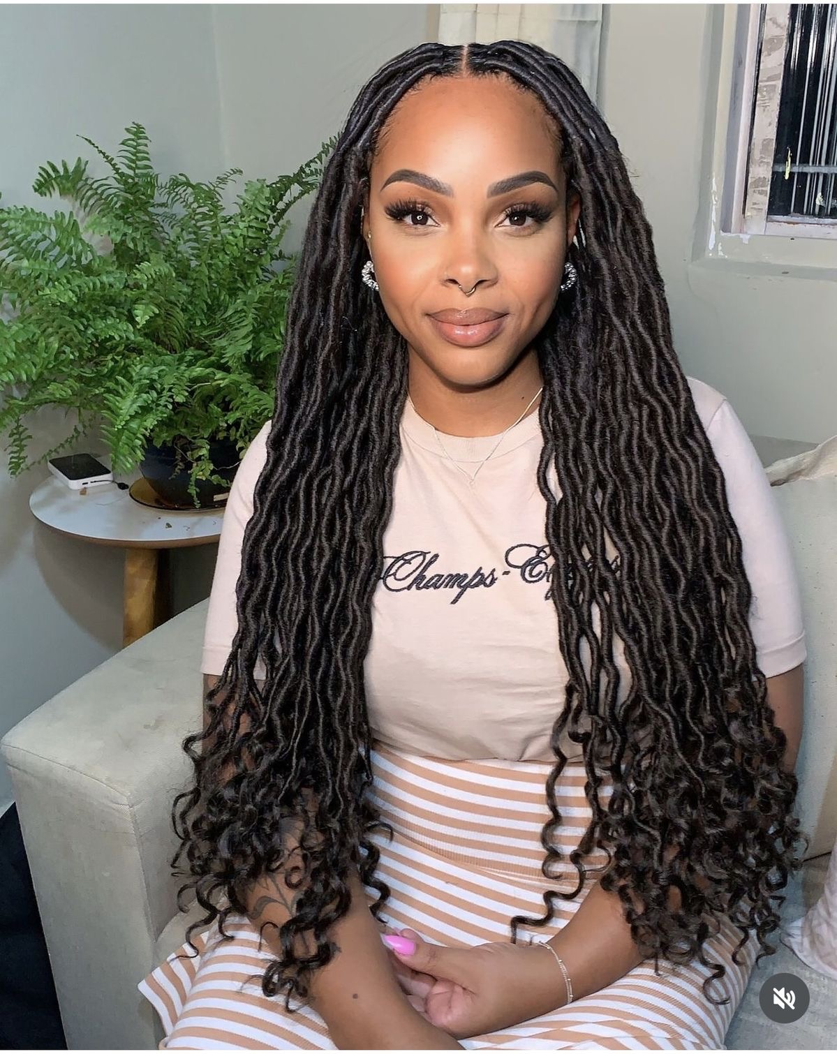 Goddess locs 3-4hrs